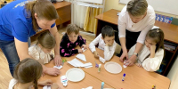 Для детей участников СВО в Луховицах устроили космический мастер-класс - Regions.Ru