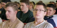 На выездной администрации в Луховицах студентам рассказали о мерах поддержки молодежи - Regions.Ru