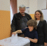 В Луховицах на довыборы приходят семьями - Regions.Ru
